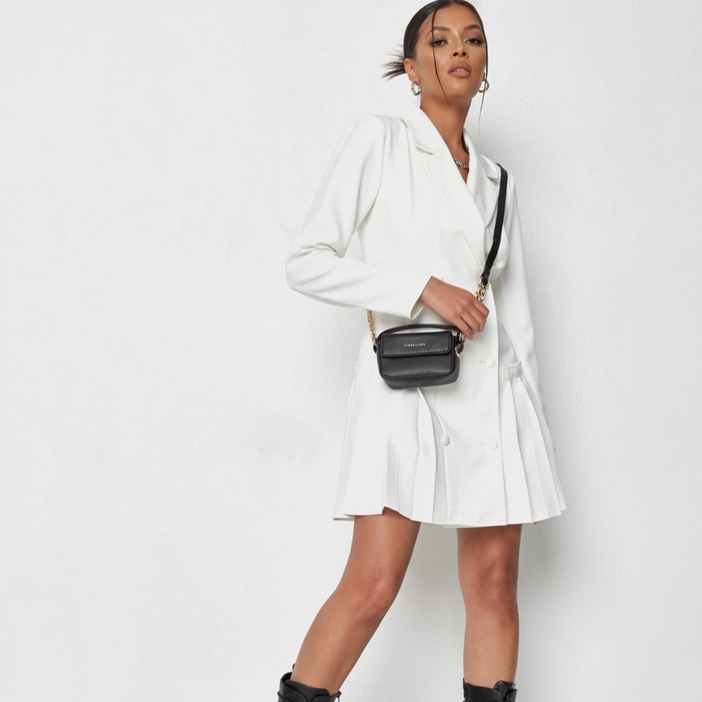 MISSGUIDED Pleated White Blazer Dress - Picture 3 of 3